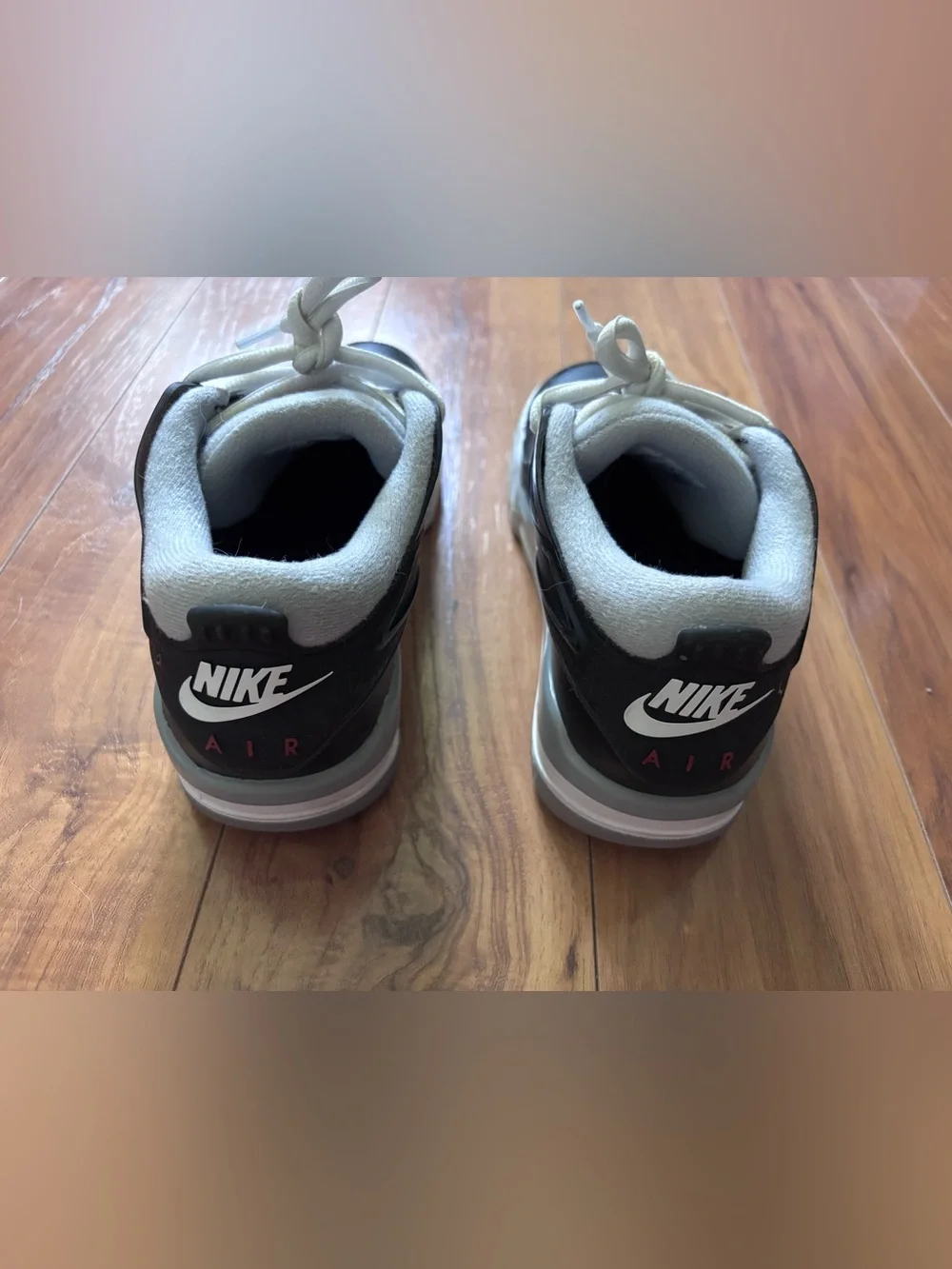 Jordan Low Top Sneakers in Black, Gray & white. Sz 6Y